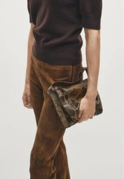 Massimo Dutti SMALL ANIMAL SHOULDER - Handbag - Dark Brown -Massimo Dutti Shop 002808a67d554130bf1c6f6a4b1ce3c7