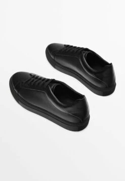 Massimo Dutti Trainers - Black -Massimo Dutti Shop 005ab1c6b4074c73a014663ecdf23507