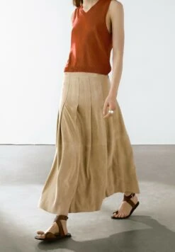 Massimo Dutti LONG PLEATED SUEDE FINISH - Leather Skirt - Beige