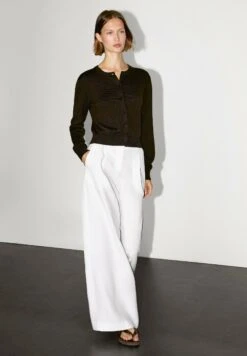 Massimo Dutti CREW NECK WITH RHINESTONE BUTTON DETAIL - Cardigan - Dark Brown -Massimo Dutti Shop 0173c25a58f6467691dc161214792f7f