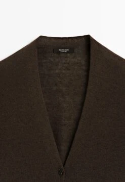 Massimo Dutti LONG V-NECK WITH BUTTONS - Cardigan - Mottled Dark Brown 19 Massimo Dutti LONG V-NECK WITH BUTTONS - Cardigan - Mottled Dark Brown -Massimo Dutti Shop 021362c8f4b8498a8ba303ca2375da52