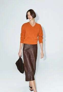 Massimo Dutti Leather Skirt - Dark Brown -Massimo Dutti Shop 0226c804f8624e4790671428592801da