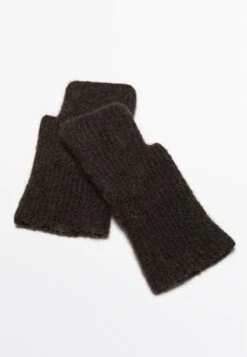 Massimo Dutti Fingerless Gloves - White -Massimo Dutti Shop 029c4e80a97641a69673c8a78c9c0a30 1