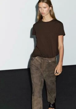 Massimo Dutti HEAVY WEIGHT WITH SEAM DETAIL - Basic T-shirt - Dark Brown