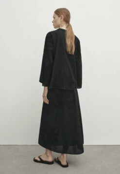 Massimo Dutti Midi With Embroidery - Maxi Skirt - Black 11 Massimo Dutti Midi With Embroidery - Maxi Skirt - Black -Massimo Dutti Shop 03602f64978647bebe28ada9d917af66