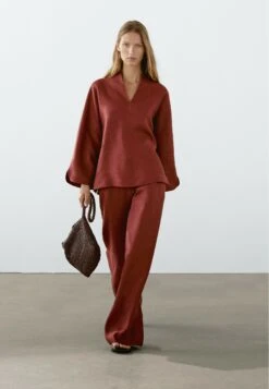 Massimo Dutti FLOWING MID-WAIST - Trousers - Red -Massimo Dutti Shop 03af6af7ec244a1385a9b7fc82bc88af