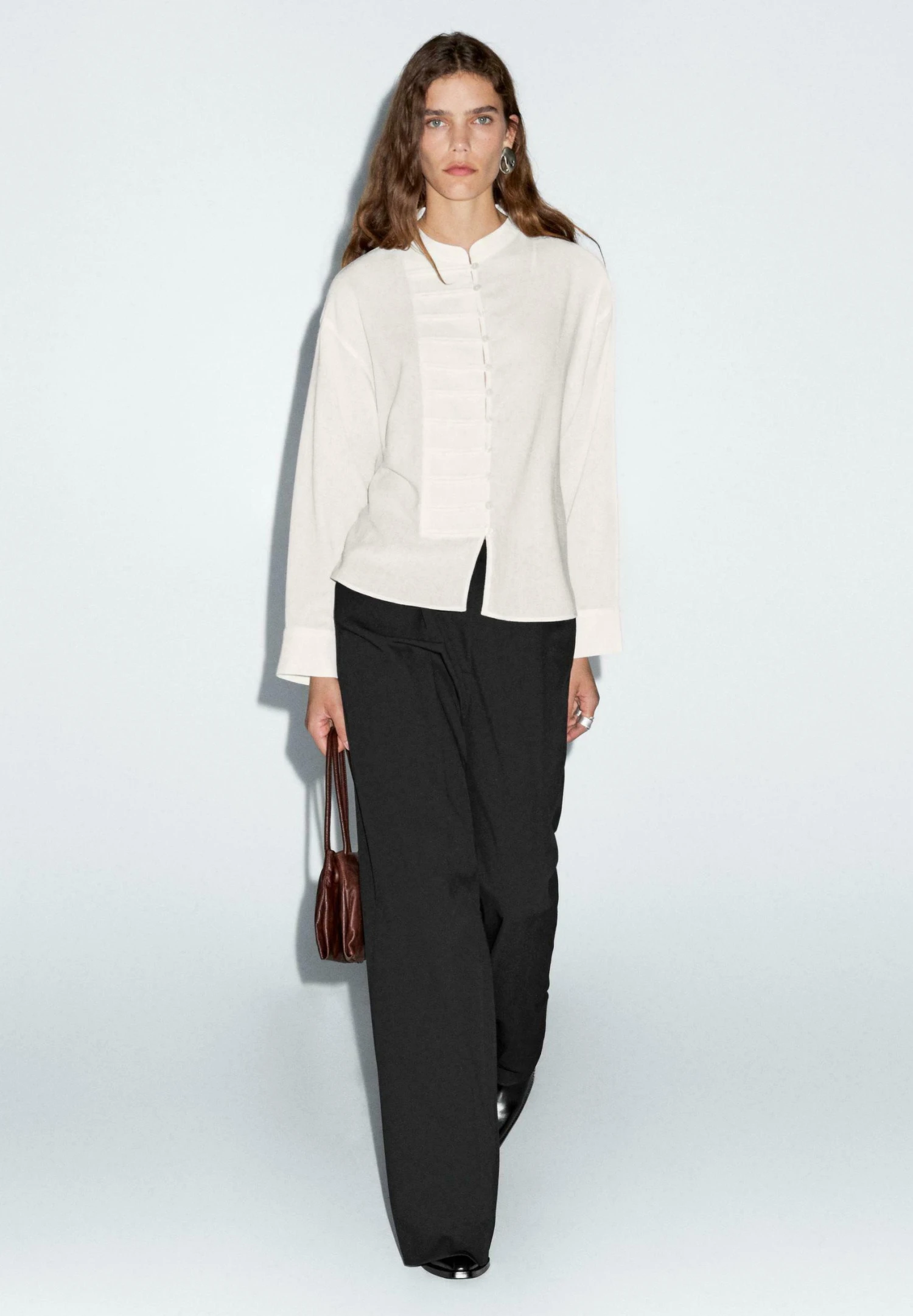 Massimo Dutti ROUND-NECK WITH BUTTON DETAILS - Button-down Blouse - Beige 4 Massimo Dutti ROUND-NECK WITH BUTTON DETAILS - Button-down Blouse - Beige - Image 2