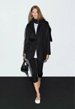 Massimo Dutti LAPEL COLLAR WITH DETACHABLE SCARF - Blazer - Black -Massimo Dutti Shop 0445fe35e7c44d80aaaa949c9d455e24