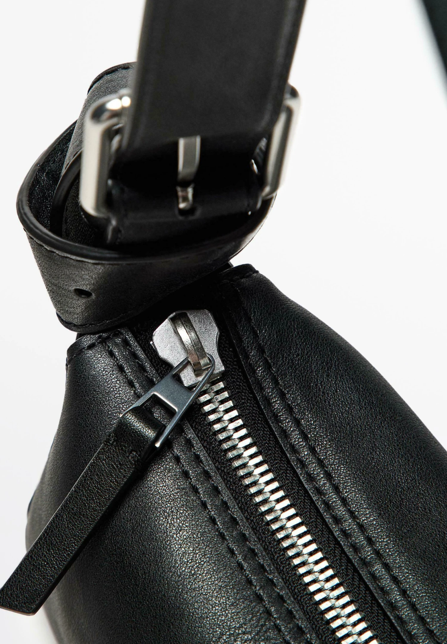 Massimo Dutti SMALL WITH BUCKLE - Handbag - Black 5 Massimo Dutti SMALL WITH BUCKLE - Handbag - Black - Image 3