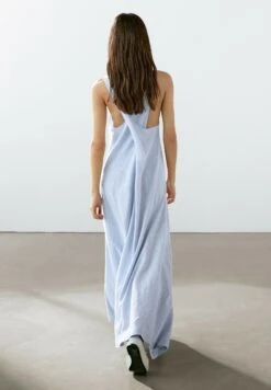 Massimo Dutti LONG FLOWING WITH BACK DETAIL - Maxi Dress - Light Blue -Massimo Dutti Shop 05637a6006d647a0bc657e6aa39bfe57
