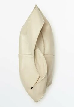 Massimo Dutti Croissant - Handbag - White 12 Massimo Dutti Croissant - Handbag - White -Massimo Dutti Shop 05b4f41ecd68499c805db7044d7b80cf