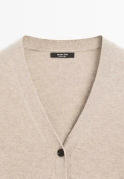 Massimo Dutti V-NECK BUTTONED KNIT - Cardigan - Light Brown -Massimo Dutti Shop 05d25f52efca417e94bbfe83635d6616