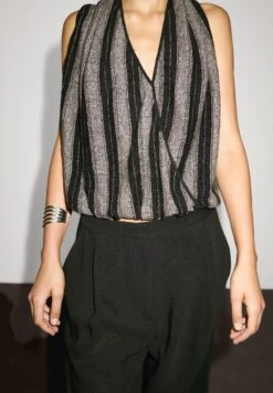 Massimo Dutti CROSSOVER HALTER TOP - Top - Black -Massimo Dutti Shop 08c9e00ad7234e4a93b61d7fd7fc83df