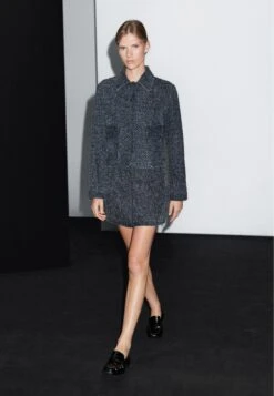 Massimo Dutti SHORT WITH TEXTURED DETAIL - Denim Jacket - Blue Denim -Massimo Dutti Shop 09244882abbb4574b9ba77c875fdbb96