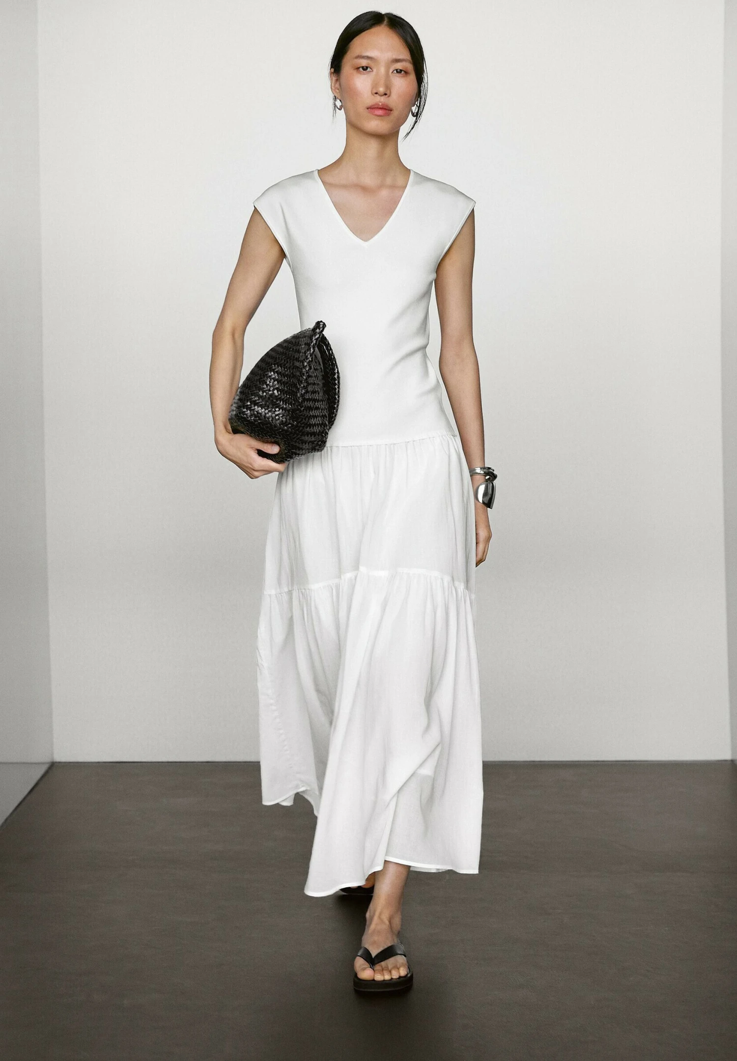 Massimo Dutti LONG CONTRAST V-NECK - Maxi Dress - White 3 Massimo Dutti LONG CONTRAST V-NECK - Maxi Dress - White