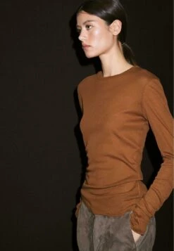 Massimo Dutti WITH NECKLINE - Long Sleeved Top - Ochre -Massimo Dutti Shop 099df8138be1492bad6d27cd2e2d7b84