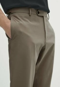 Massimo Dutti Smart In A Bi-Stretch - Chinos - Beige -Massimo Dutti Shop 09fba050d9b844c29511adab287ba6ff