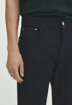 Massimo Dutti Tapered Fit Rinse Brushed - Straight Leg Jeans - Dark Blue 14 Massimo Dutti Tapered Fit Rinse Brushed - Straight Leg Jeans - Dark Blue -Massimo Dutti Shop 0a695d2e025e41f493914f19bfec95f9