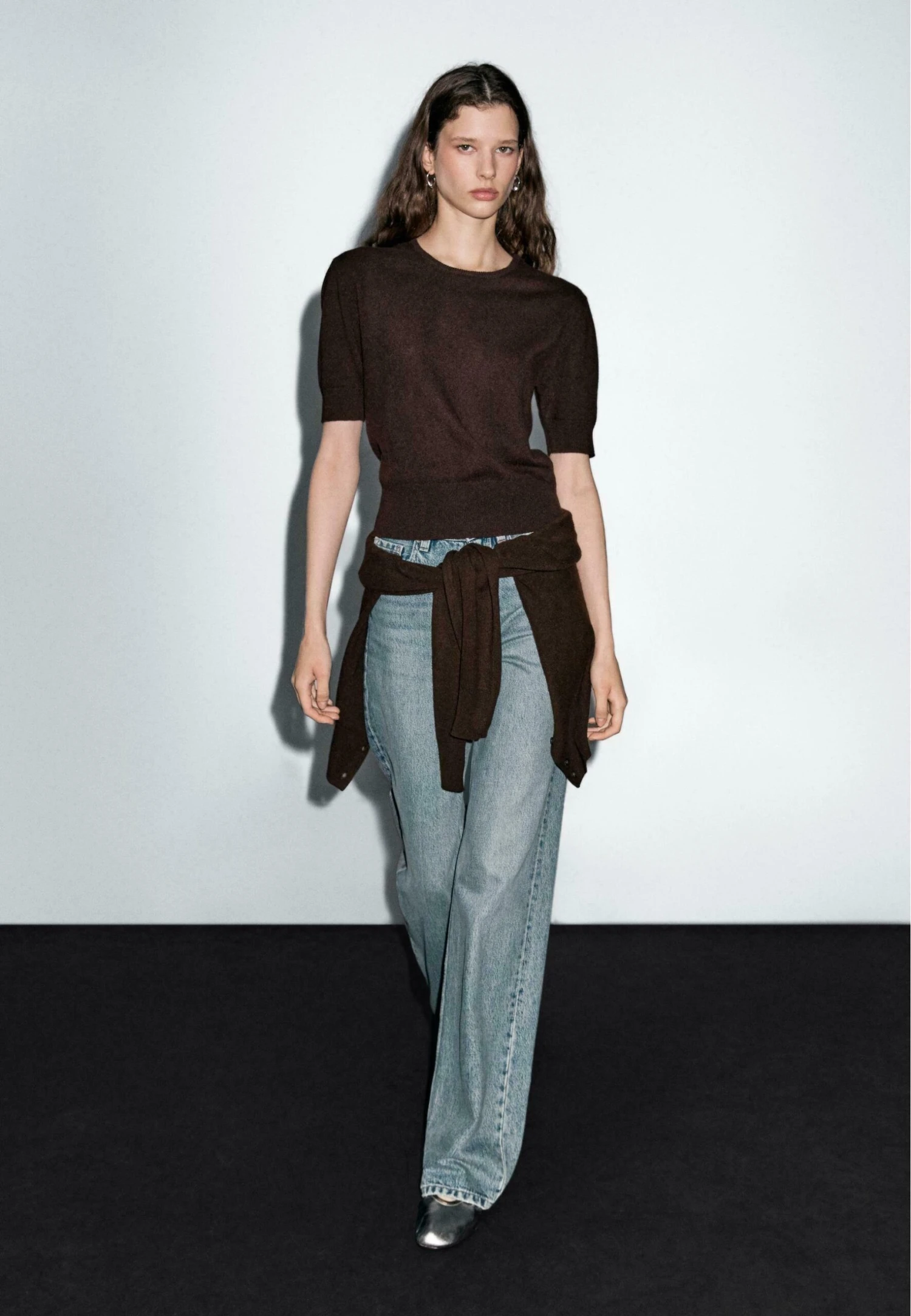 Massimo Dutti CREW NECK WITH SHORT SLEEVES - Basic T-shirt - Dark Brown 4 Massimo Dutti CREW NECK WITH SHORT SLEEVES - Basic T-shirt - Dark Brown - Image 2