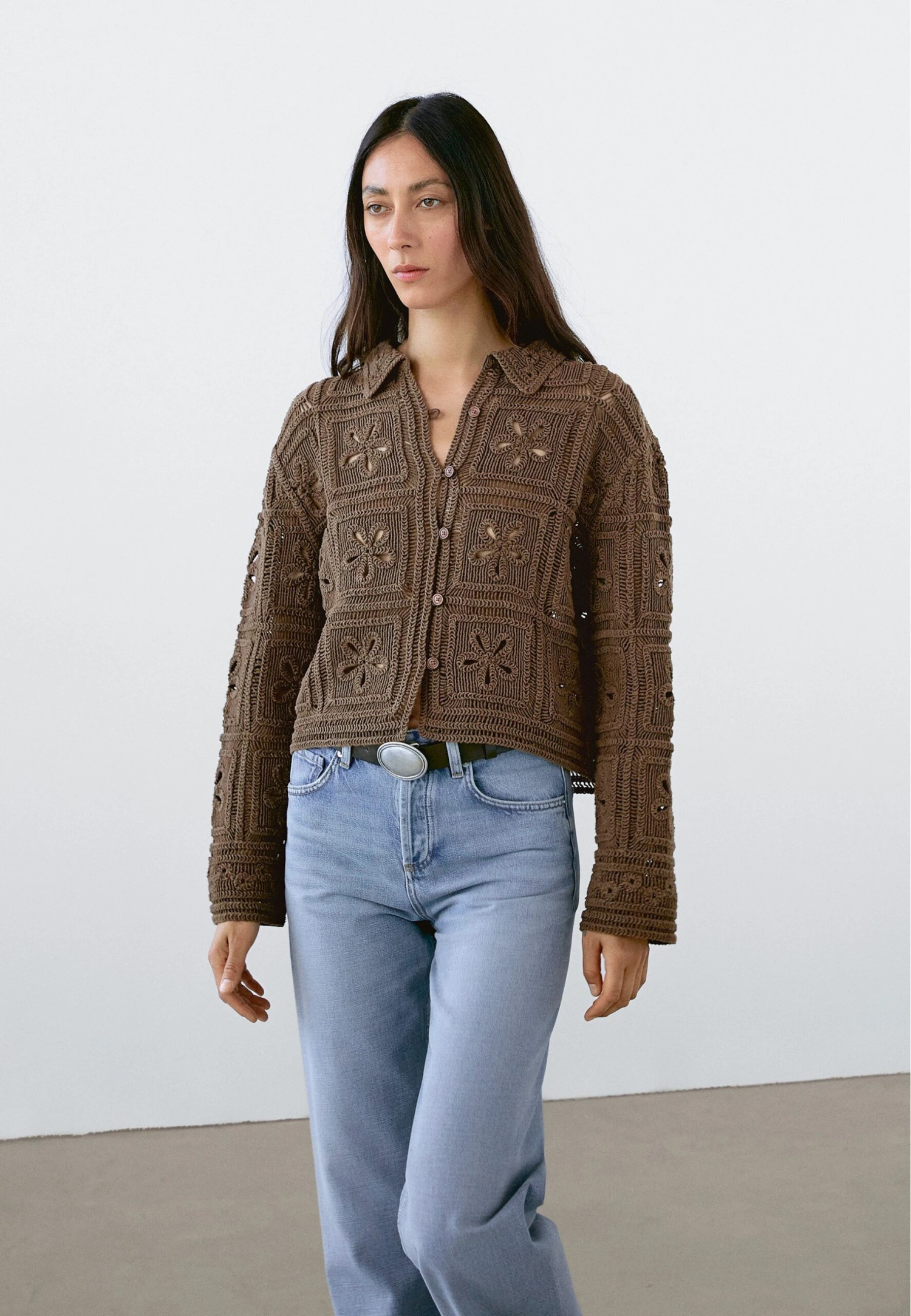 Massimo Dutti CROCHET KNIT WITH BUTTONS - Light Jacket - Dark Brown 3 Massimo Dutti CROCHET KNIT WITH BUTTONS - Light Jacket - Dark Brown