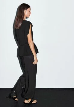 Massimo Dutti CREPE COWL NECK - Top - Black -Massimo Dutti Shop 0bef53ede070442da1f7e18fc6021e8a