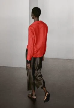 Massimo Dutti OPEN COLLAR LONG SLEEVE - Button-down Blouse - Red -Massimo Dutti Shop 0c82ec4fe0fe46db81016dd9c04f478e