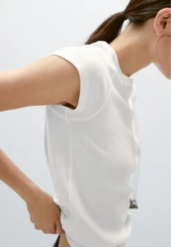 Massimo Dutti SHORT RAGLAN SLEEVES - Basic T-shirt - White -Massimo Dutti Shop 0cd170355b6d41178edcfc277ad3931a