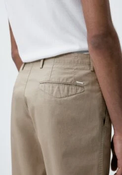 Massimo Dutti Micro-Twill Bermuda- Shorts - Beige -Massimo Dutti Shop 0daad905af1e4705b9720fbc3bf791f5