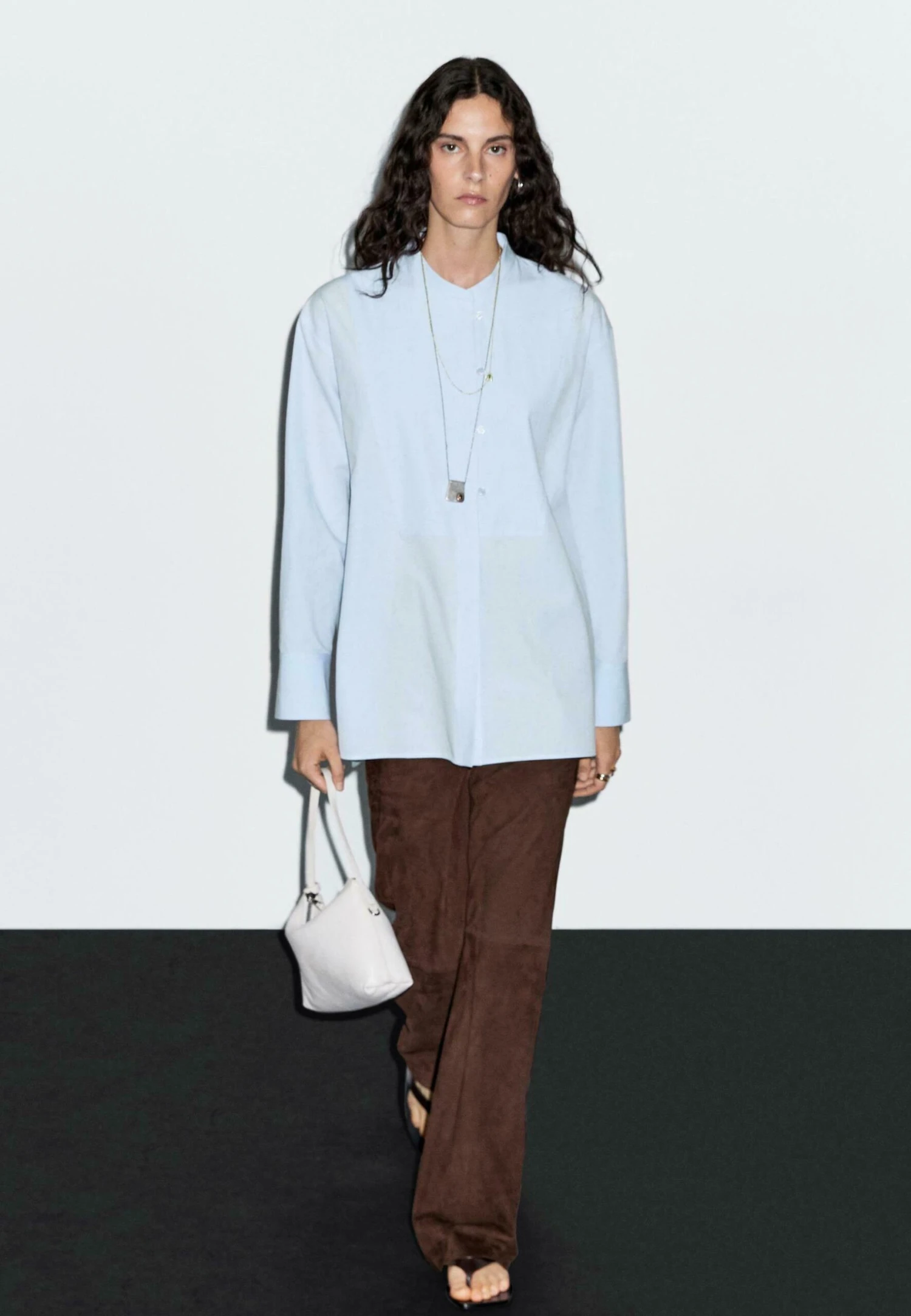 Massimo Dutti GARMENT WITH STAND COLLAR AND BIB - Button-down Blouse - Light Blue 4 Massimo Dutti GARMENT WITH STAND COLLAR AND BIB - Button-down Blouse - Light Blue - Image 2