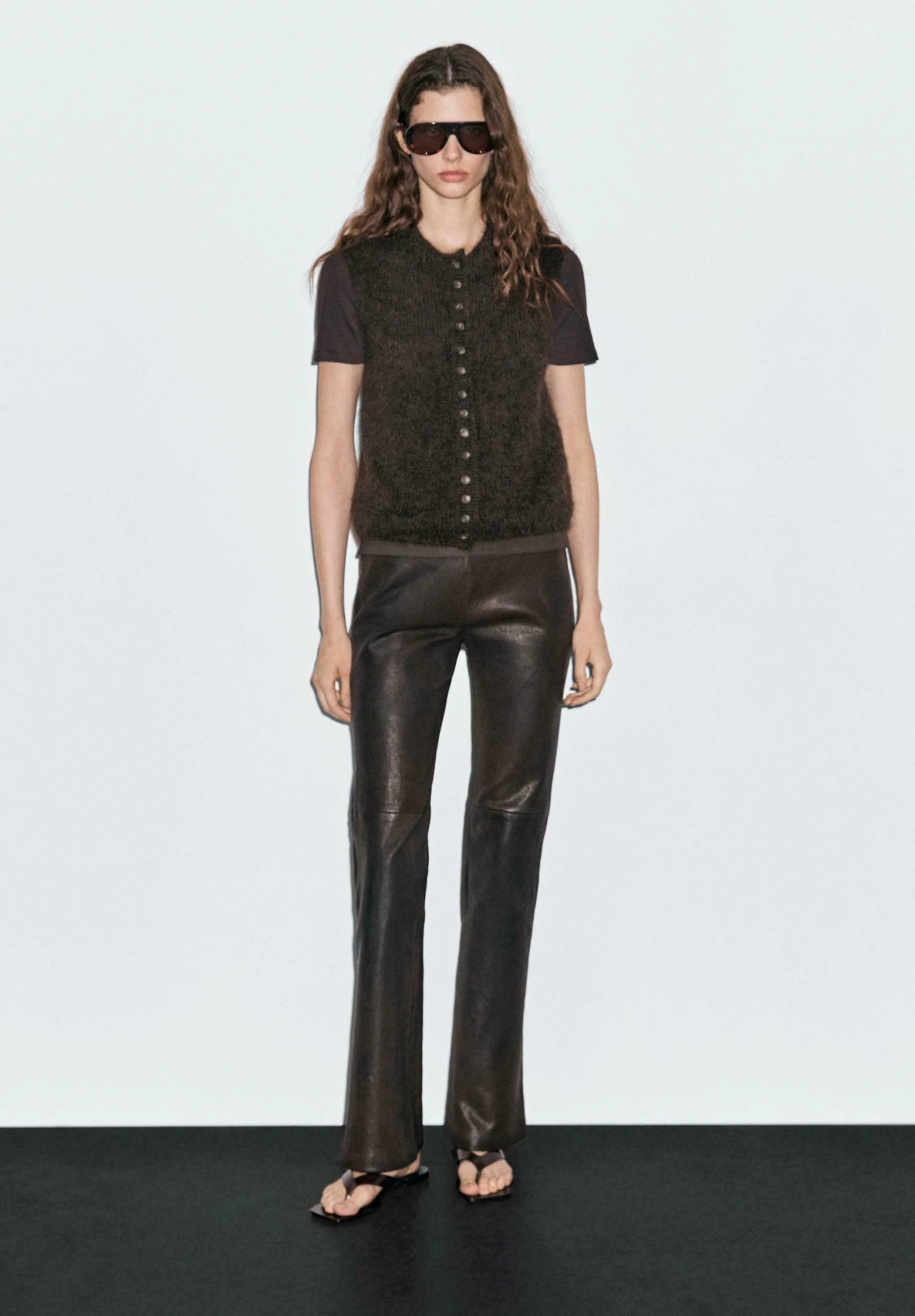 Massimo Dutti SLEEVELESS CREW NECK WITH BUTTONS - Waistcoat - Mottled Dark Brown 4 Massimo Dutti SLEEVELESS CREW NECK WITH BUTTONS - Waistcoat - Mottled Dark Brown - Image 2