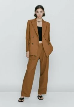 Massimo Dutti Straight With Double Dart Detail - Trousers - Camel -Massimo Dutti Shop 1057e059b862411bbb0bcb6feb241903