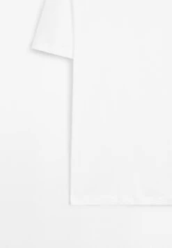 Massimo Dutti LIGHTWEIGHT SHORT SLEEVE - Basic T-shirt - White -Massimo Dutti Shop 10a60454b1154edcb18cf2223b061a4b