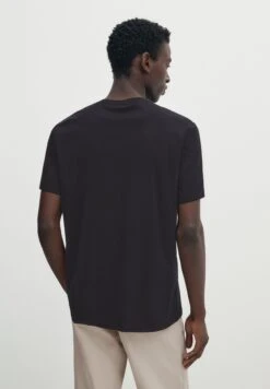 Massimo Dutti KurzärmeligesAus Reiner- Basic T-Shirt - Dark Blue Denim -Massimo Dutti Shop 10cee1b581fe4161aed3b9332a5832eb