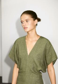 Massimo Dutti SHORT SLEEVE LINEN MIDI - Day Dress - Mottled Dark Green -Massimo Dutti Shop 122fb7650ea4412cbe13f614efc2216d