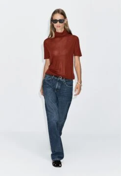 Massimo Dutti HIGH NECK WITH SHORT SLEEVES - Basic T-shirt - Red -Massimo Dutti Shop 12a9cd0b59bd4f2c94b17696236680b9