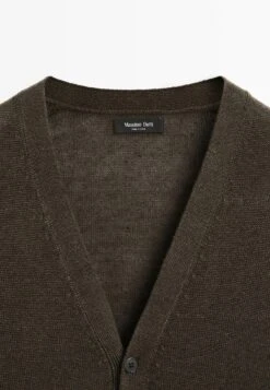 Massimo Dutti BUTTONED LEIGHTWEIGHT V-NECK - Cardigan - Brown 18 Massimo Dutti BUTTONED LEIGHTWEIGHT V-NECK - Cardigan - Brown -Massimo Dutti Shop 1334b8f5ea62497782277a65b0129633