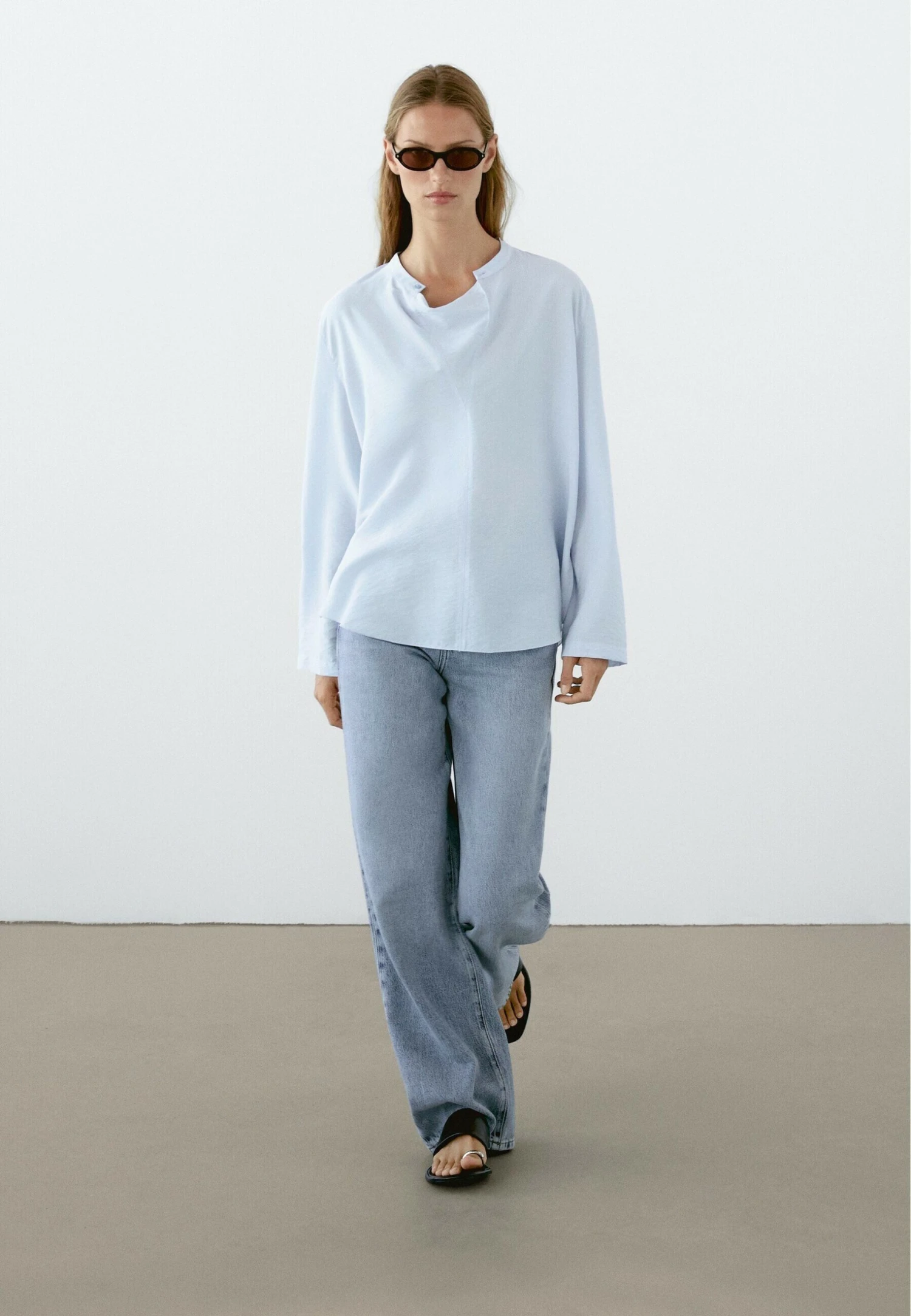 Massimo Dutti LONG SLEEVE GARMENT WITH COLLAR DETAIL - Blouse - Light Blue 4 Massimo Dutti LONG SLEEVE GARMENT WITH COLLAR DETAIL - Blouse - Light Blue - Image 2