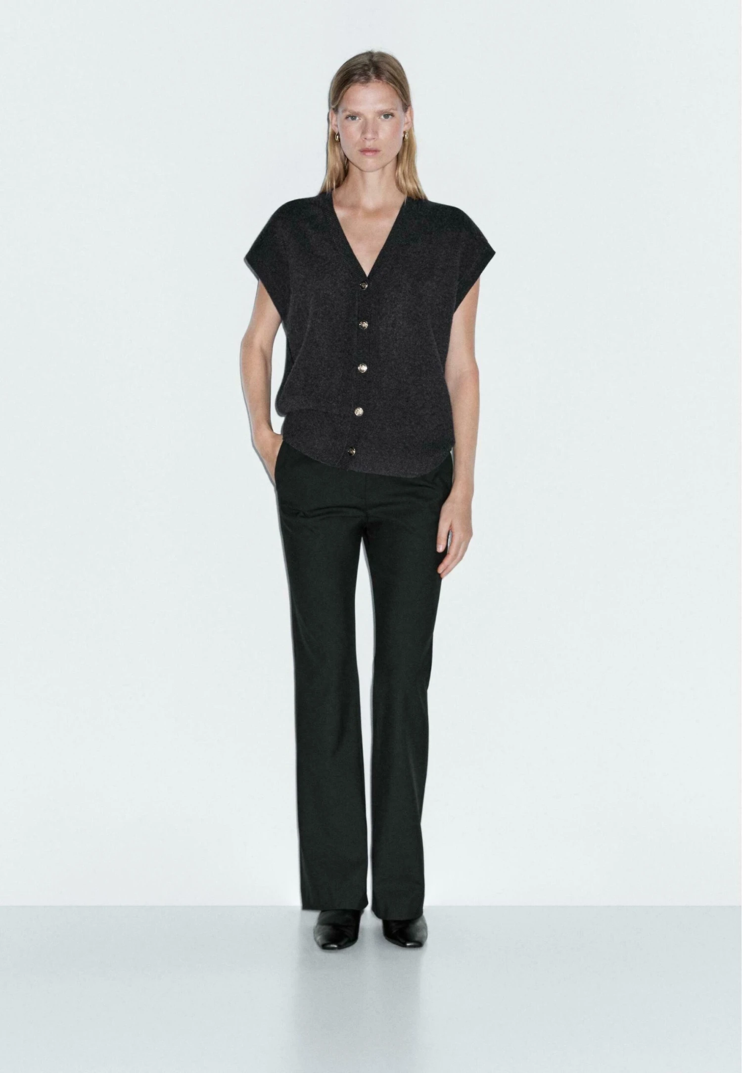 Massimo Dutti V-NECK WITH GOLDEN BUTTONS - Waistcoat - Mottled Light Grey 3 Massimo Dutti V-NECK WITH GOLDEN BUTTONS - Waistcoat - Mottled Light Grey