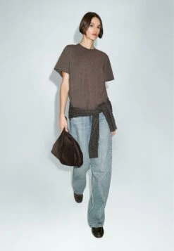 Massimo Dutti OVERSIZE CREW NECK WITH SHORT SLEEVES - Basic T-shirt - Beige -Massimo Dutti Shop 14befd5228c74e199a1161f6a927b8ae