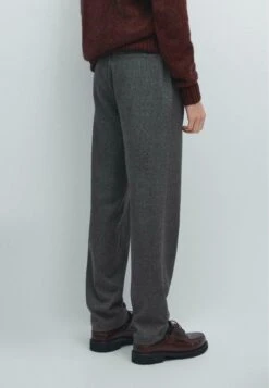 Massimo Dutti JOGGER WITH TEXTURED DETAIL - Trousers - Grey 14 Massimo Dutti JOGGER WITH TEXTURED DETAIL - Trousers - Grey -Massimo Dutti Shop 15d8768d6e154c8795b12871751f5402