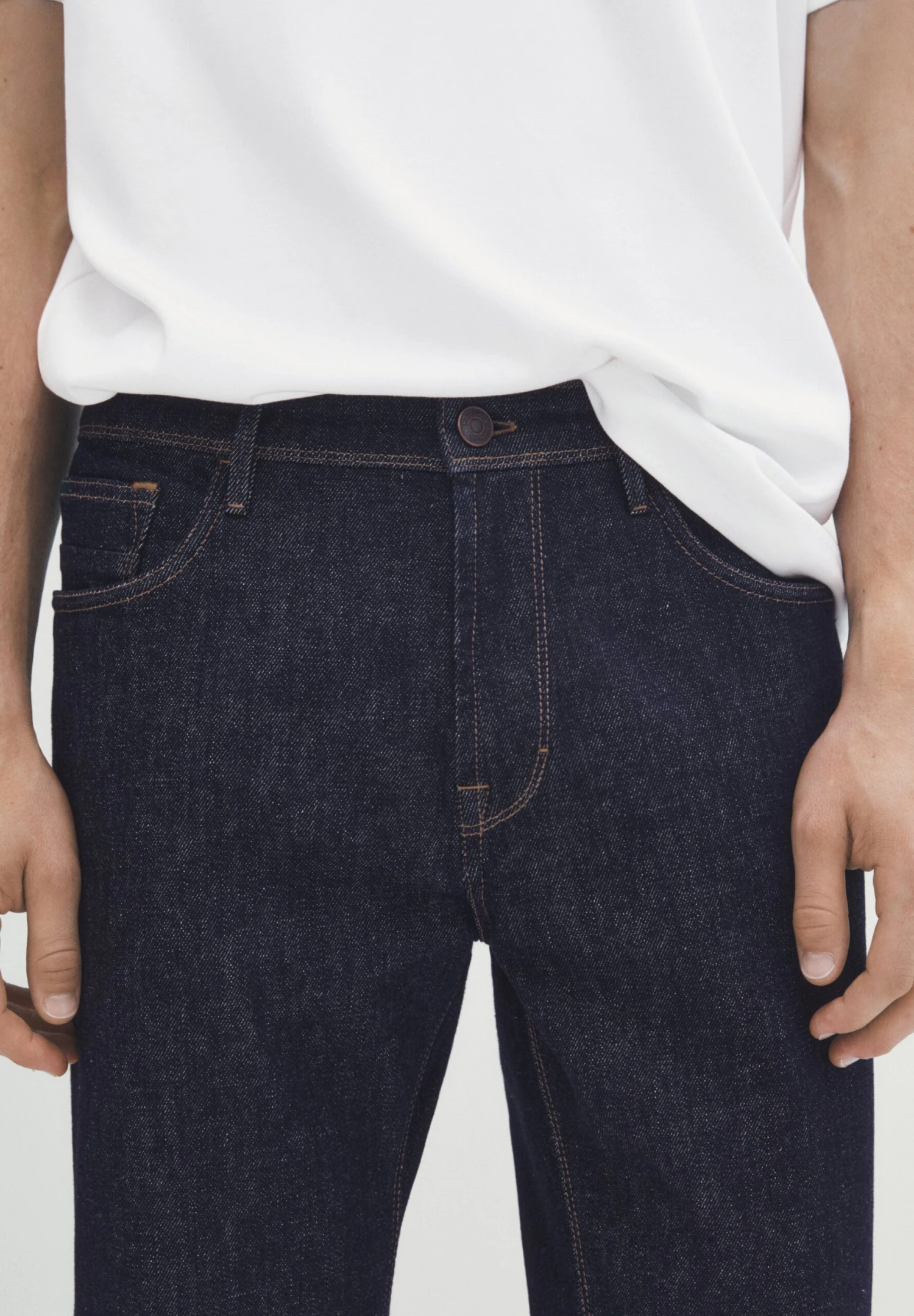 Massimo Dutti Tapered Fit Rinse Wash - Slim Fit Jeans - Blue 6 Massimo Dutti Tapered Fit Rinse Wash - Slim Fit Jeans - Blue - Image 4