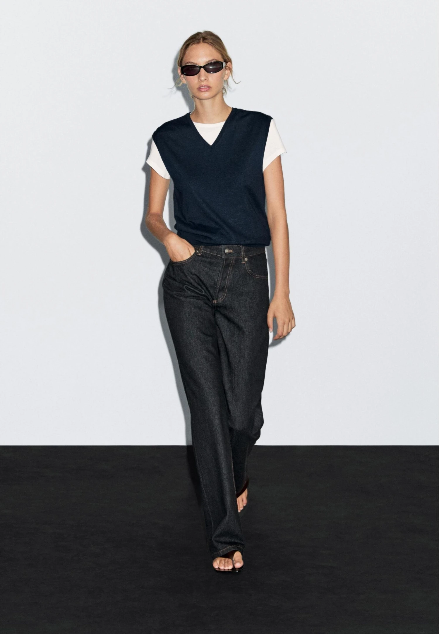 Massimo Dutti MID-RISE - Wide Leg - Dark Blue 6 Massimo Dutti MID-RISE - Wide Leg - Dark Blue - Image 4