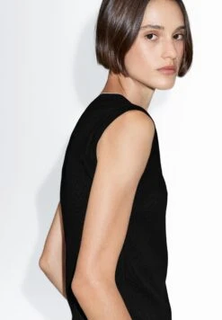 Massimo Dutti SLEEVELESS WITH POCKET DETAILS - Top - Black 15 Massimo Dutti SLEEVELESS WITH POCKET DETAILS - Top - Black -Massimo Dutti Shop 16ca5c5ae31f4183a9b45fad0c81a281