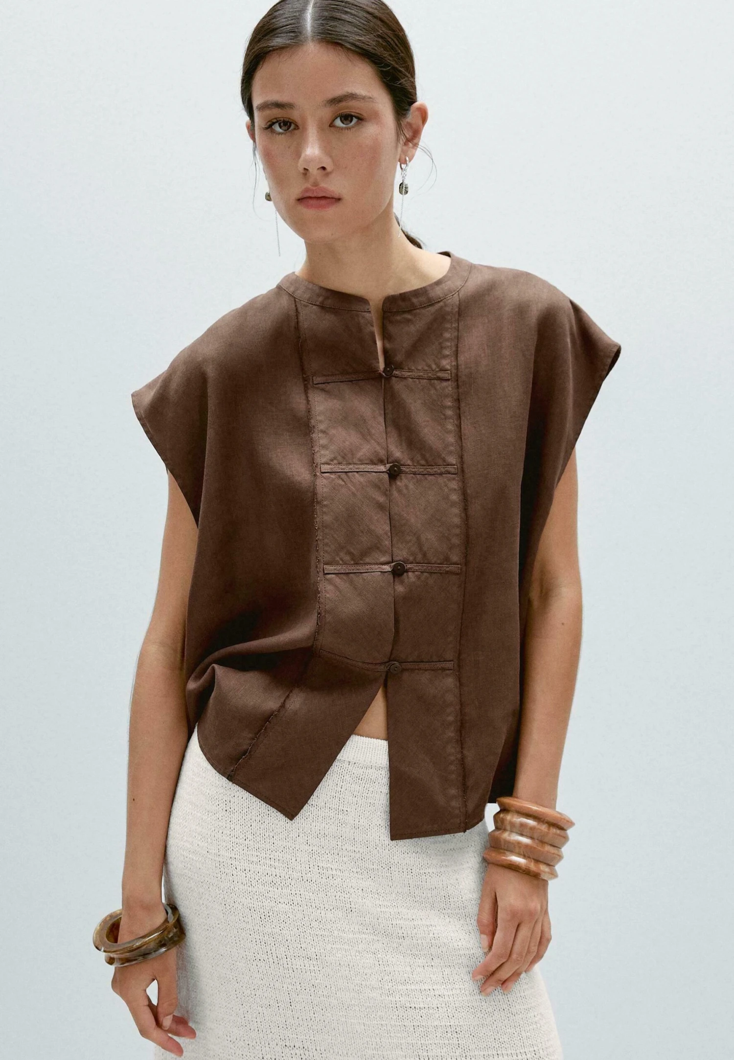 Massimo Dutti WAISTCOAT WITH BUTTONED CHEST DETAIL - Waistcoat - Dark Brown 3 Massimo Dutti WAISTCOAT WITH BUTTONED CHEST DETAIL - Waistcoat - Dark Brown