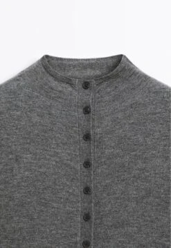 Massimo Dutti BUTTONED WITH MOCK TURTLENECK - Cardigan - Dark Grey 25 Massimo Dutti BUTTONED WITH MOCK TURTLENECK - Cardigan - Dark Grey -Massimo Dutti Shop 17b57f6adba24e48b577abe9c80dea15
