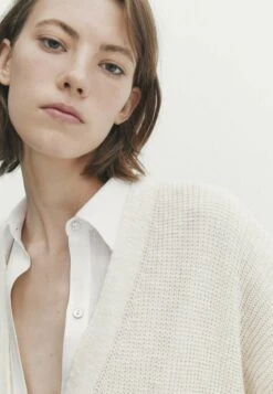 Massimo Dutti PurlWith Vents- Cardigan - Beige 13 Massimo Dutti PurlWith Vents- Cardigan - Beige -Massimo Dutti Shop 18dd0dbb96654352afa6bacf5a00ad4c