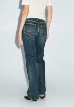 Massimo Dutti HIGH-WAIST WITH TURN-UP HEMS - Bootcut Jeans - Dark Blue -Massimo Dutti Shop 1aa7d301d585459f87d4def79663e832