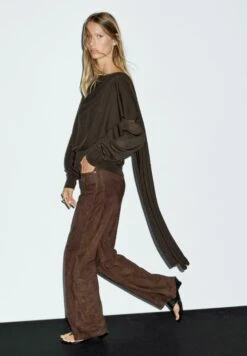 Massimo Dutti LONG SLEEVED WITH SCARF DETAIL - Jumper - Dark Brown -Massimo Dutti Shop 1b207366c34f44dbad9af75dd9578a8a