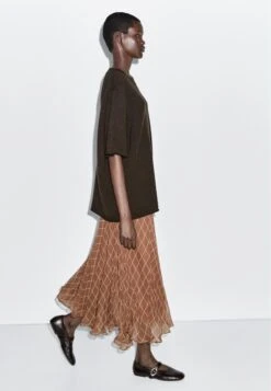 Massimo Dutti LONG FLOWING WITH CHECKED DETAIL - Maxi Skirt - Brown -Massimo Dutti Shop 1b400fde5c5042f0af594c2088fb1933