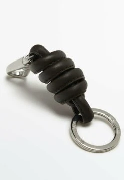 Massimo Dutti With Knot Detail - Keyring - Brown 10 Massimo Dutti With Knot Detail - Keyring - Brown -Massimo Dutti Shop 1b83b46813c84eeebda72ae9ecd6110e